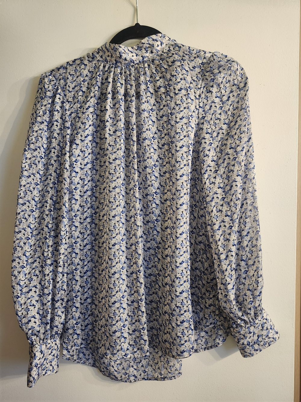 H&M Blue and White Floral High-Neck Blouse